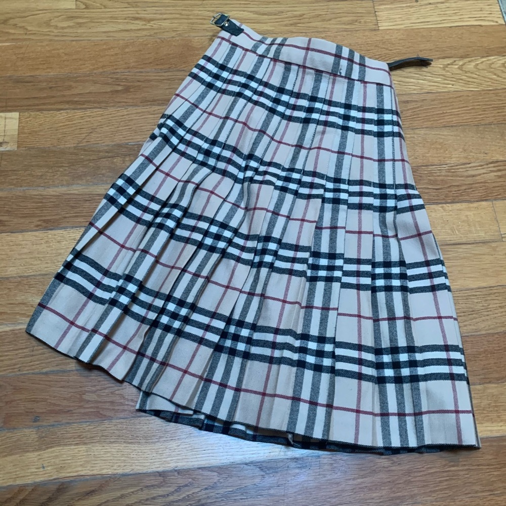 Burberry wrap skirt with buckles